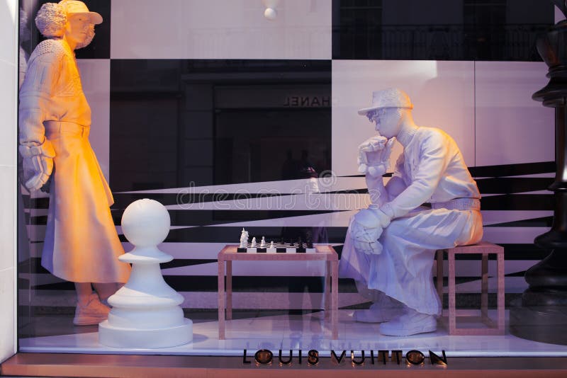 Louis Vuitton Fashion Boutique Editorial Photo - Image of front, label:  42109231