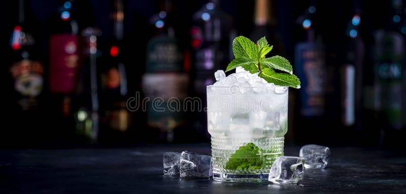 London Mint Swizzle Alcohol Cocktail Drink with Dry Gin Lemon Juice London Mint Swizzle Alcohol Cocktail Drink with Dry Gin Lemon Juice