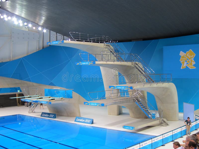London OS:er som 2012 dyker höga Dive Board arkivfoton London OS:er som 2012 dyker höga Dive Board arkivfoton