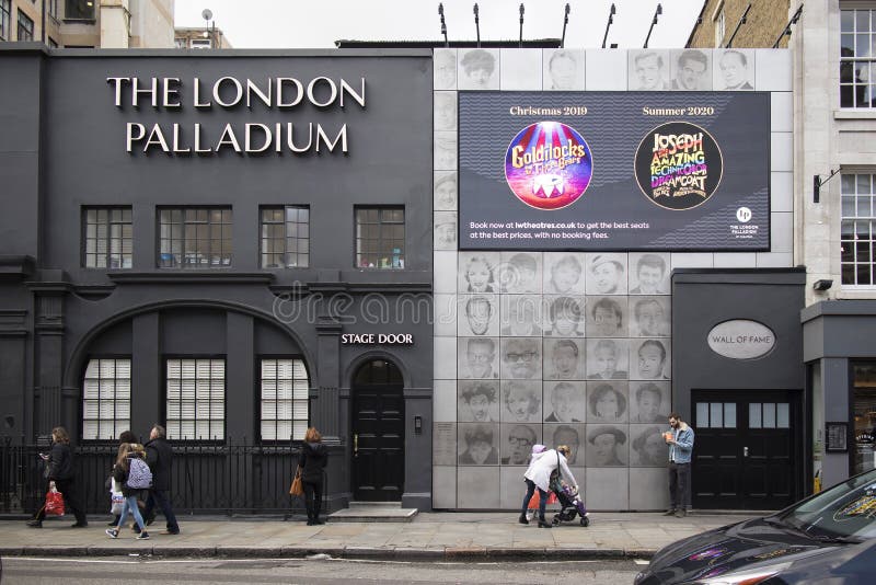 The London Palladium in London's West End is een icoon van het Britse theater Ontvangende daden, beroemdheden over de hele wereld stock afbeeldingen The London Palladium in London's West End is een icoon van het Britse theater Ontvangende daden, beroemdheden over de hele wereld stock afbeeldingen