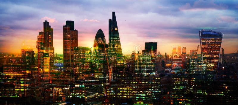LONDON, Stadt von London-Ansicht bei Sonnenuntergang schließt Wolkenkratzer der Geschäftsarie bei Sonnenuntergang mit ein Großbri lizenzfreie stockfotografie LONDON, Stadt von London-Ansicht bei Sonnenuntergang schließt Wolkenkratzer der Geschäftsarie bei Sonnenuntergang mit ein Großbri lizenzfreie stockfotografie