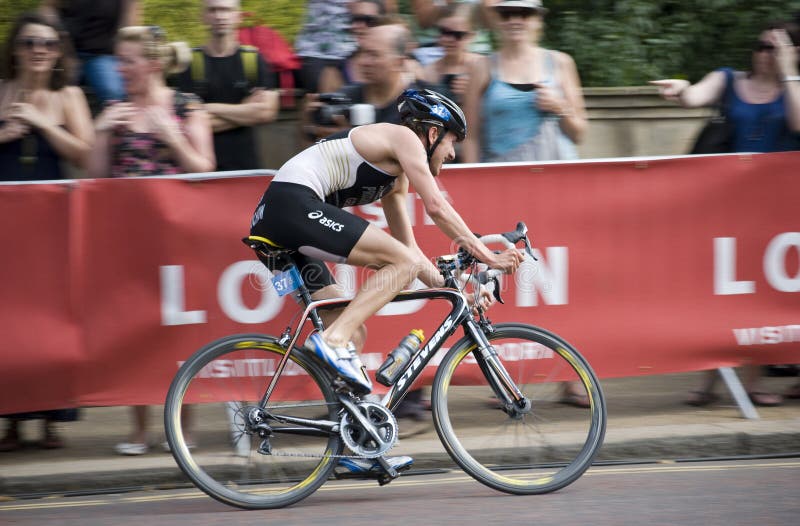 London Triathlon Cycling editorial stock image. Image of sport 17279679