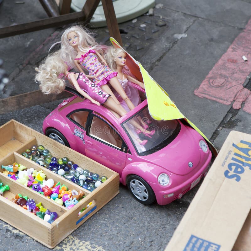 Flea Market, Greenwich, London. Collectibles, bric-a-brac and cast-off treasures at market stalls