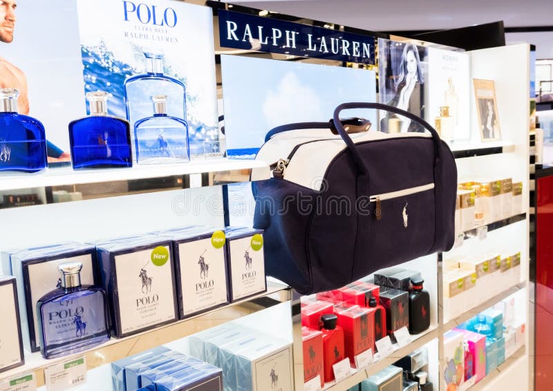 tweeling Op tijd span LONDON, UK - AUGUST 31, 2018: Polo Ralph Lauren Perfume and Cosmetic  Collection in the Duty Free Store. Editorial Photography - Image of  couture, city: 124620082