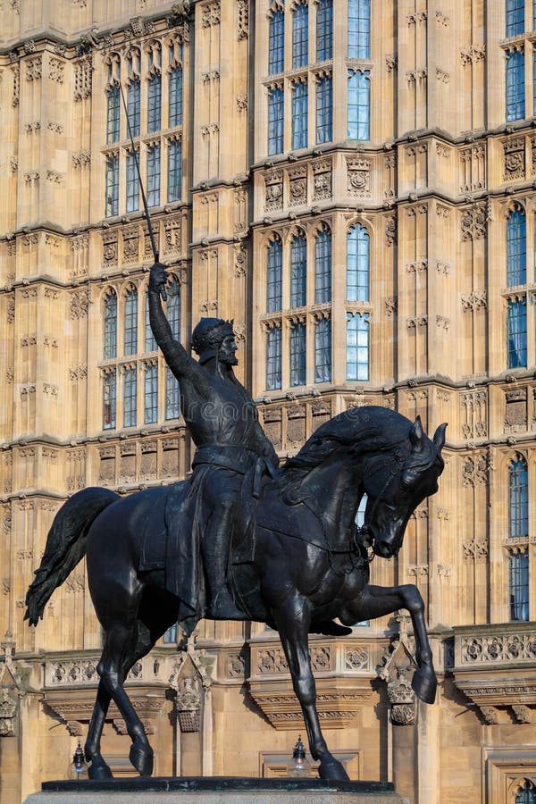 LONDON/UK - FEBRUARY 13 : Richard I Statue Outside the Houses of ...