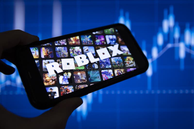 Repositório De Aplicativos Roblox. Fechar Smartphone Com Aplicativo Roblox.  Moscou 2 De Março De 2021 Foto Editorial - Imagem de jogo, telefone:  212097366