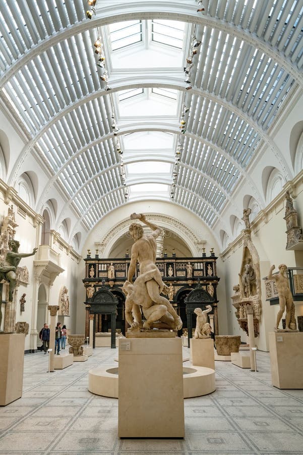 victoria and albert museum statues