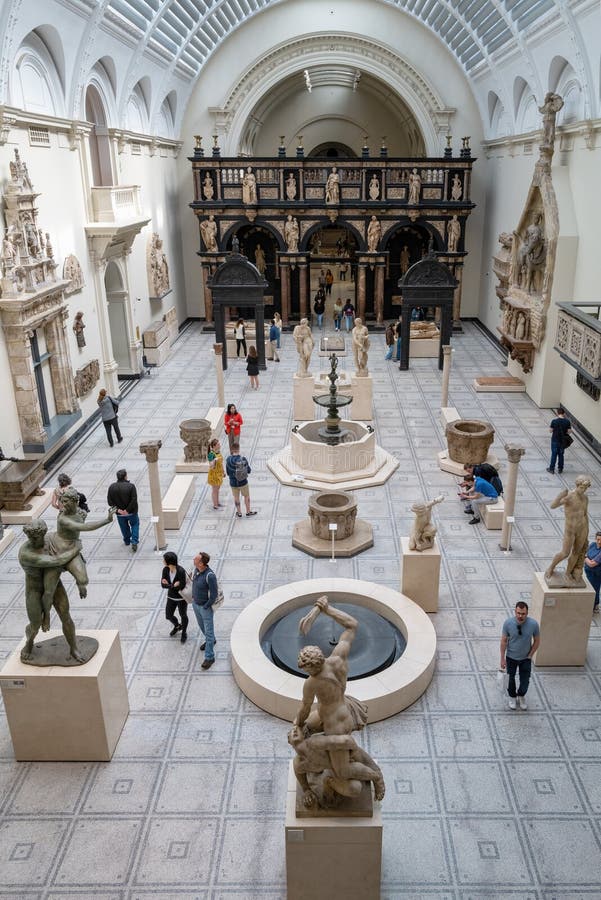 victoria and albert museum statues