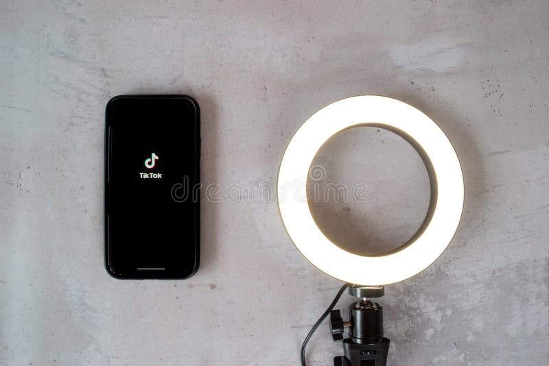 Studio + Smart Ring Lamp and LED Vlogging Kit, Includes Tripod Stand/Mount  - Monster Illuminessence