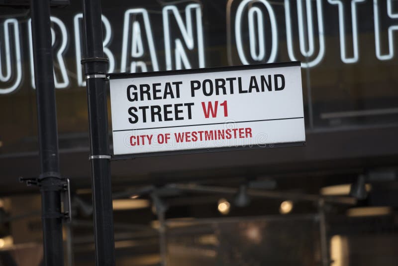 London, Vereinigtes Königreich am 7. Februar 2019 Zeichen für großes Portland-St. stockfotos London, Vereinigtes Königreich am 7. Februar 2019 Zeichen für großes Portland-St. stockfotos