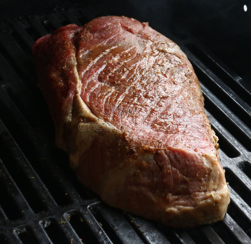 Londra cruda succosa cuoce alla griglia la cottura sulla griglia immagini stock libere da diritti Londra cruda succosa cuoce alla griglia la cottura sulla griglia immagini stock libere da diritti