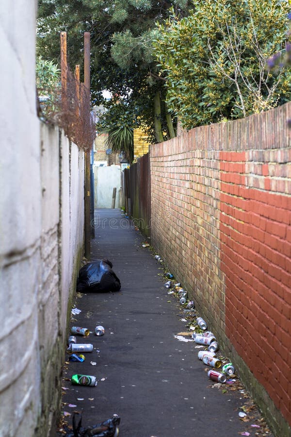 Londra, Gran Bretagna 12 aprile 2019 Awenue di Inwood Area di Hounslow immagini stock Londra, Gran Bretagna 12 aprile 2019 Awenue di Inwood Area di Hounslow immagini stock