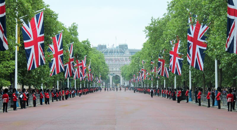 Londres en juin 2016 - s'assemblant anniversaire de la Reine Elizabeth de couleur le quatre-vingt-dixième photo libre de droits