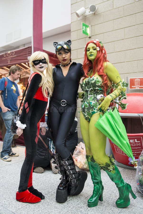 LONDRES, REINO UNIDO - 26 DE OCTUBRE: Cosplayers Se Vistió Como Harley  Quinn, Foto editorial - Imagen de juegos, imitador: 39841316