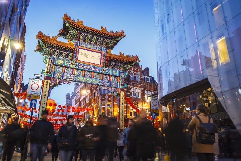 LONDRES, REINO UNIDO - 2016 febrero 14: Puerta de la ciudad de China, Año Nuevo chino Londres foto de archivo libre de regalías LONDRES, REINO UNIDO - 2016 febrero 14: Puerta de la ciudad de China, Año Nuevo chino Londres foto de archivo libre de regalías