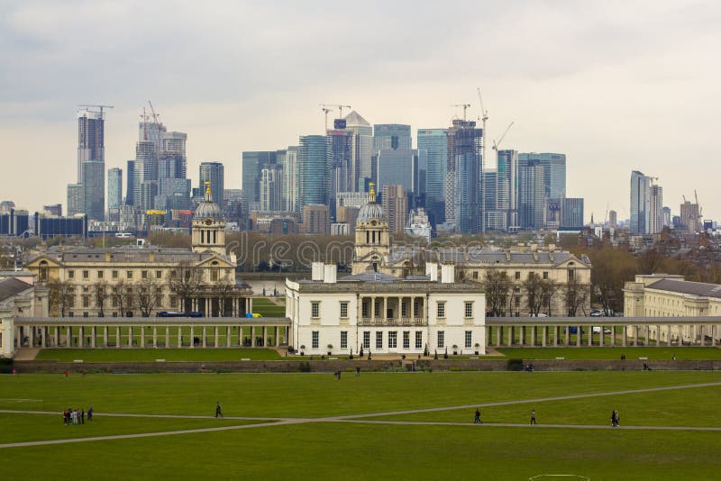 Londyn, Wielki Brytania Kwiecie? 12, 2019 Canary Wharf Przegląda od Greenwich obserwatorium fotografia stock Londyn, Wielki Brytania Kwiecie? 12, 2019 Canary Wharf Przegląda od Greenwich obserwatorium fotografia stock