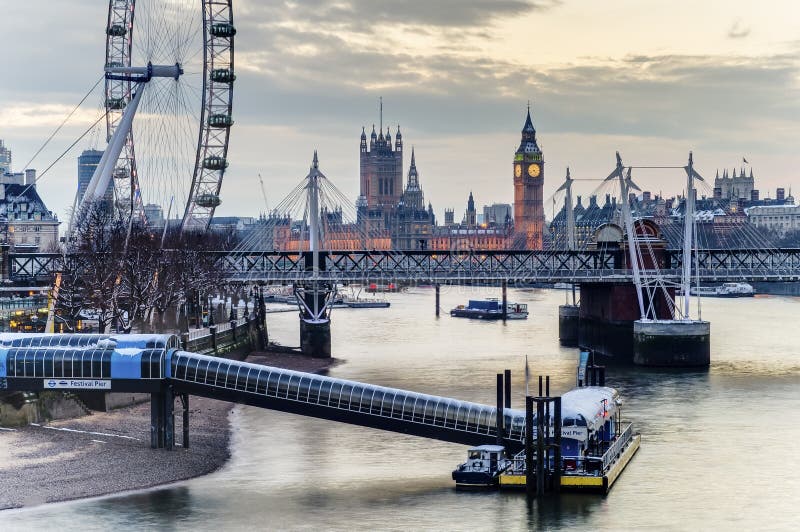 Londyński oko, Westminister most i Big Ben w wieczór, fotografia stock Londyński oko, Westminister most i Big Ben w wieczór, fotografia stock