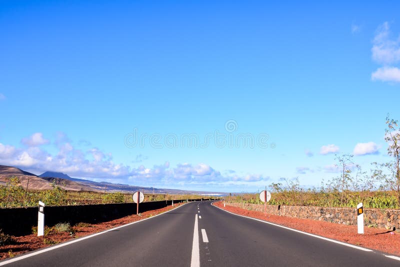 Long Lonely Road Stock Photo Image Of Lonely Horizon 107290410