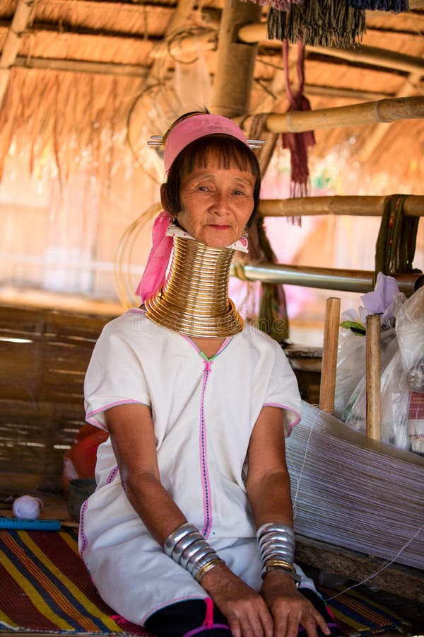 Thailand, Chang Mai, Karen Long Neck hill tribe village (Kayan Lahwi), Long  Neck woman in traditional