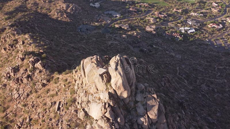 Longueur aérienne de la région du nord de scottsdale de l'Arizona banque de vidéos