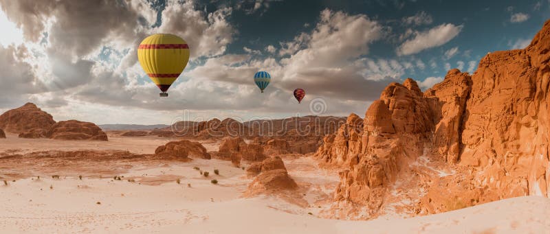 Lopp för ballong för varm luft över öken arkivbilder Lopp för ballong för varm luft över öken arkivbilder