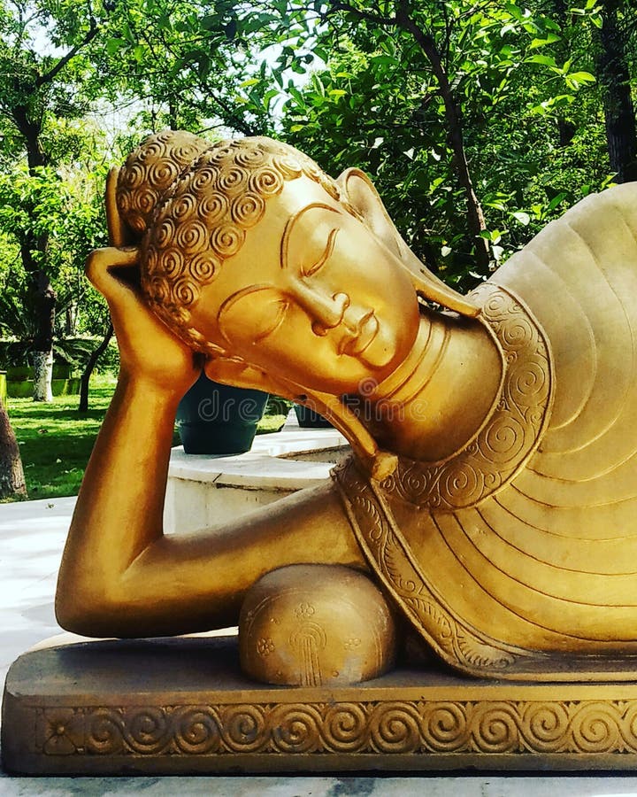 Lord Buddha u. x27; goldene Statue s stockbilder Lord Buddha u. x27; goldene Statue s stockbilder