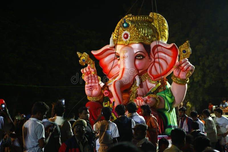 Lord ganesh standbeeld in hyderabad india stock foto