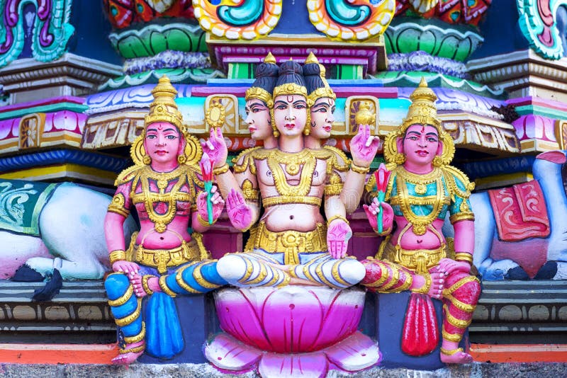 Lordbramma in de Hindoese Kapaleeshwarar-Tempel, chennai, Tamil Na royalty-vrije stock afbeeldingen Lordbramma in de Hindoese Kapaleeshwarar-Tempel, chennai, Tamil Na royalty-vrije stock afbeeldingen