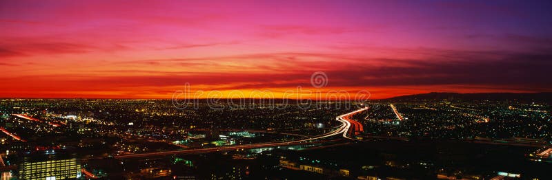 Los Angeles al tramonto immagini stock libere da diritti Los Angeles al tramonto immagini stock libere da diritti