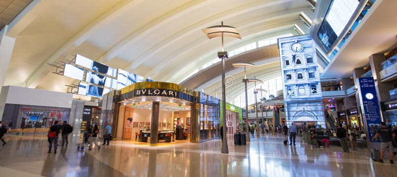 LOS ANGELES, CALIFORNIA, US - Jun 17 2017: Tom Bradley International Airport departure terminal duty free shops in Los Angeles royalty free stock photography LOS ANGELES, CALIFORNIA, US - Jun 17 2017: Tom Bradley International Airport departure terminal duty free shops in Los Angeles royalty free stock photography