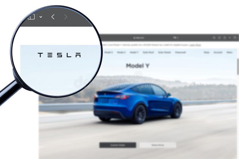 Los Angeles, California, USA - 11 Martha 2023: Tesla Website Homepage