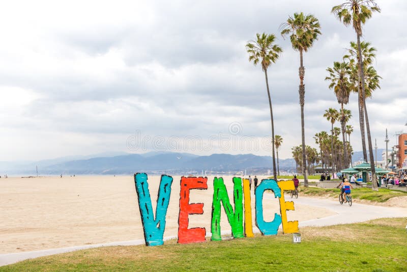 LOS ANGELES, CALIFÓRNIA, EUA - 11 DE MAIO DE 2019: Sinal da praia de Veneza na praia de Veneza em Los Angeles Califórnia fotos de stock LOS ANGELES, CALIFÓRNIA, EUA - 11 DE MAIO DE 2019: Sinal da praia de Veneza na praia de Veneza em Los Angeles Califórnia fotos de stock
