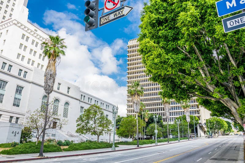 Los Angeles du centre Main Street et ville hôtel pendant le début de la matinée image libre de droits Los Angeles du centre Main Street et ville hôtel pendant le début de la matinée image libre de droits