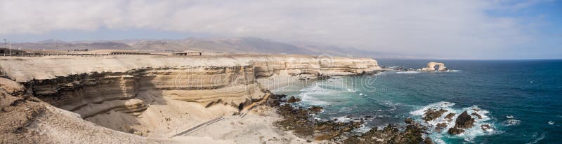 Los Angeles Portada, kamienie wysklepia w Antofagasta, Chile zdjęcie stock Los Angeles Portada, kamienie wysklepia w Antofagasta, Chile zdjęcie stock