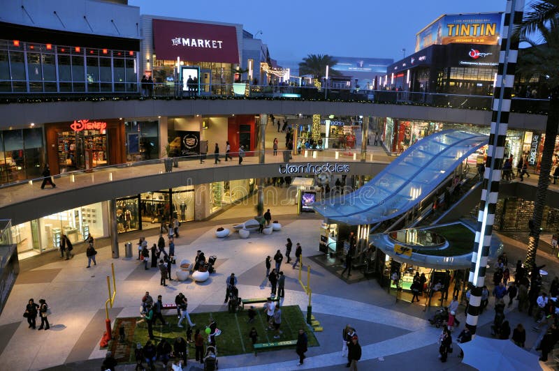 Los Angeles shopping mall editorial stock photo. Image of shoppers - 23046473