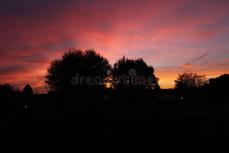 Los colores del atardecer imagen de archivo. Imagen de amanecer - 163490587 Los colores del atardecer imagen de archivo. Imagen de amanecer - 163490587