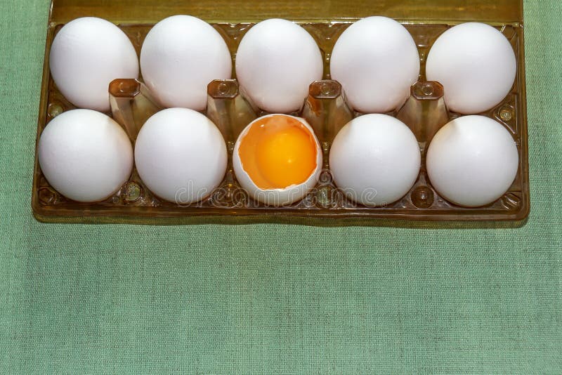 435 Una Docena De Huevos De Pascua Fotos Libres De Derechos Y Gratuitas De Dreamstime