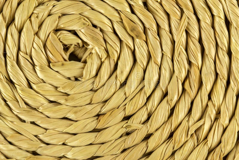 Los trabajos manuales espirales con las fibras de bambú se cierran encima de textura imágenes de archivo libres de regalías Los trabajos manuales espirales con las fibras de bambú se cierran encima de textura imágenes de archivo libres de regalías