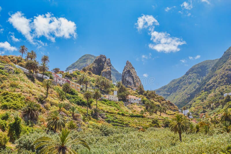 Losu Angeles Gomera wyspy falez Pogodny krajobraz obraz stock Losu Angeles Gomera wyspy falez Pogodny krajobraz obraz stock