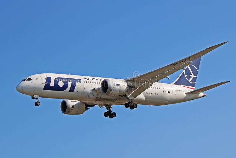 LOT Polish Airlines Boeing 787-8 Dreamliner
