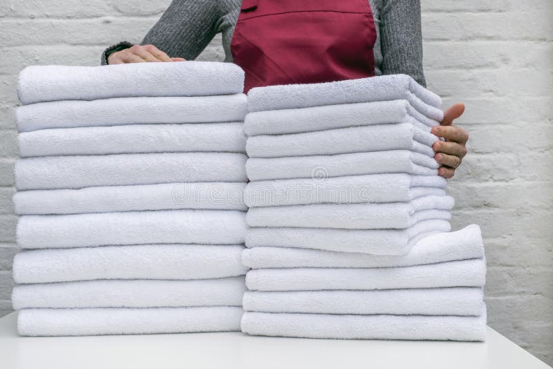 monster Soms soms haat A Lot Towel White Cleaning Laundry Hotel Housemaid Stack Clean Hand Woman  Stock Image - Image of detergent, group: 235369641