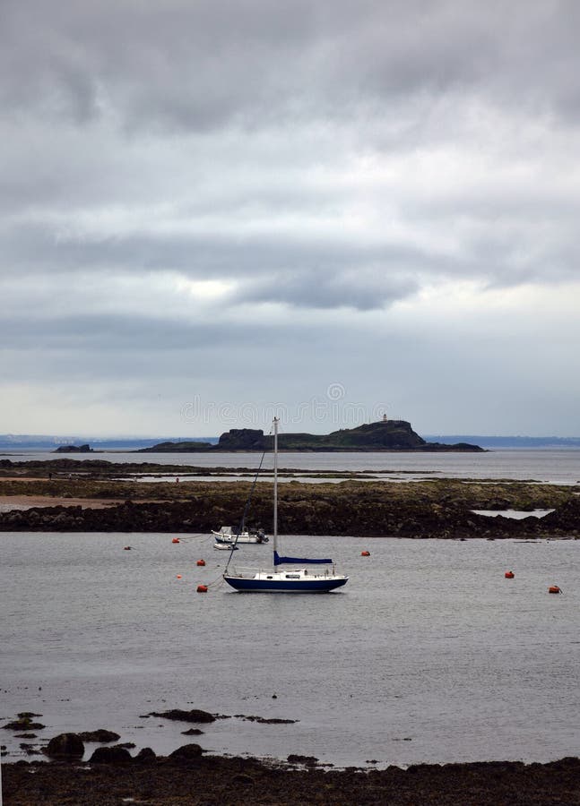 Lothian Coast with Sailing Boat royalty free stock photos Lothian Coast with Sailing Boat royalty free stock photos