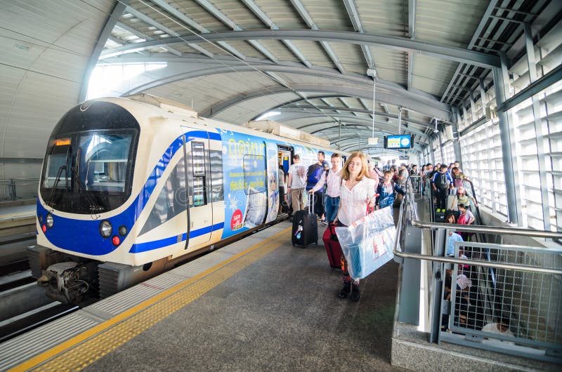 Lotniska połączenia pociąg przy stacją w Bangkok obrazy stock Lotniska połączenia pociąg przy stacją w Bangkok obrazy stock