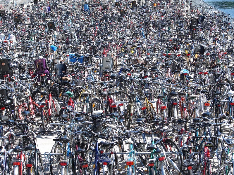 lots-bikes-6767986.jpg