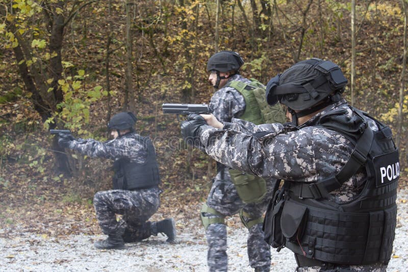 Lotta contro il terrorismo, soldato delle forze speciali fotografie stock libere da diritti Lotta contro il terrorismo, soldato delle forze speciali fotografie stock libere da diritti