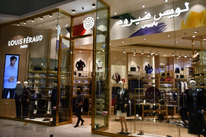 Louis Feraud Paris Store Au Centre Commercial Dubai Mall à Dubai Uae ...