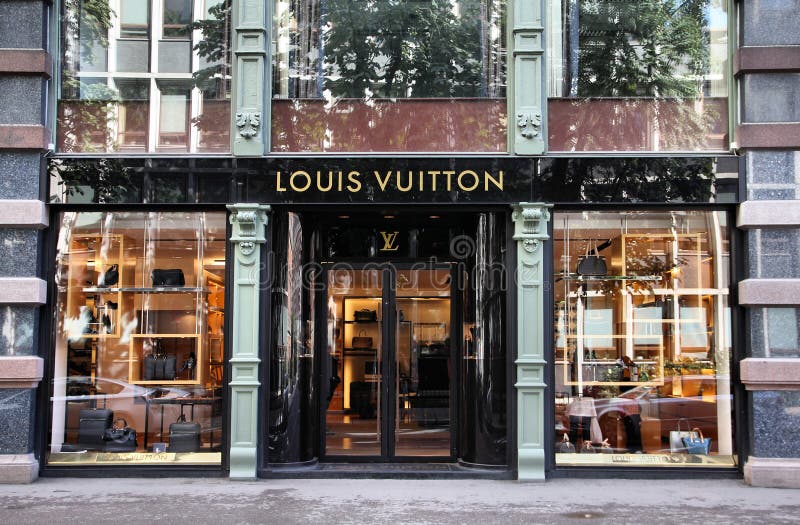 Louis Vuitton LV Shop in Siam Paragon Editorial Photo - Image of couture,  handbags: 105152726