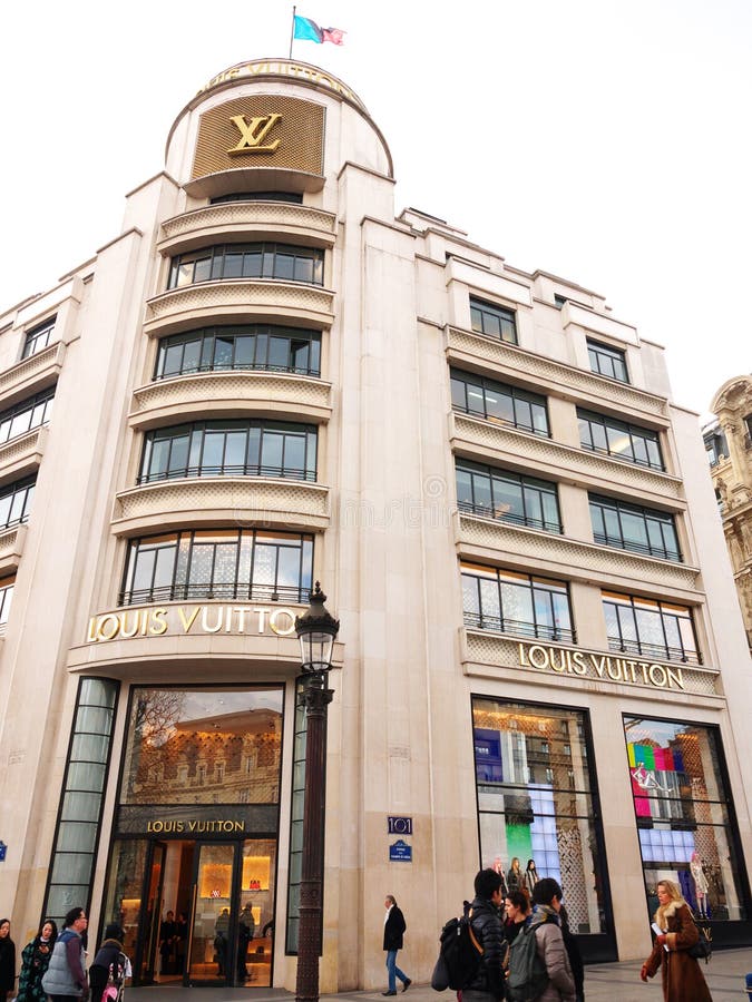 PARIS FRANCE JUNE 19 2015: Louis Vuitton Shopfront On The Champs Elysees.  Stock Photo, Picture and Royalty Free Image. Image 41770074.