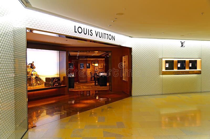 Mannequins At Boutique Louis Vuitton In Singapore Stock Photo, Picture and  Royalty Free Image. Image 27957354.