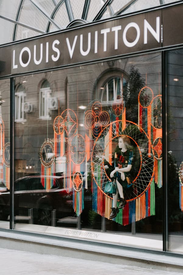 Louis Vuitton Boutique. Signboard Logo Brend Sign of Store, Shop, Mall, Editorial Photo - Image of emanuele, clothing: 159589911